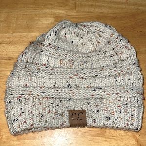 C.C Beanie, EUC, Oatmeal color